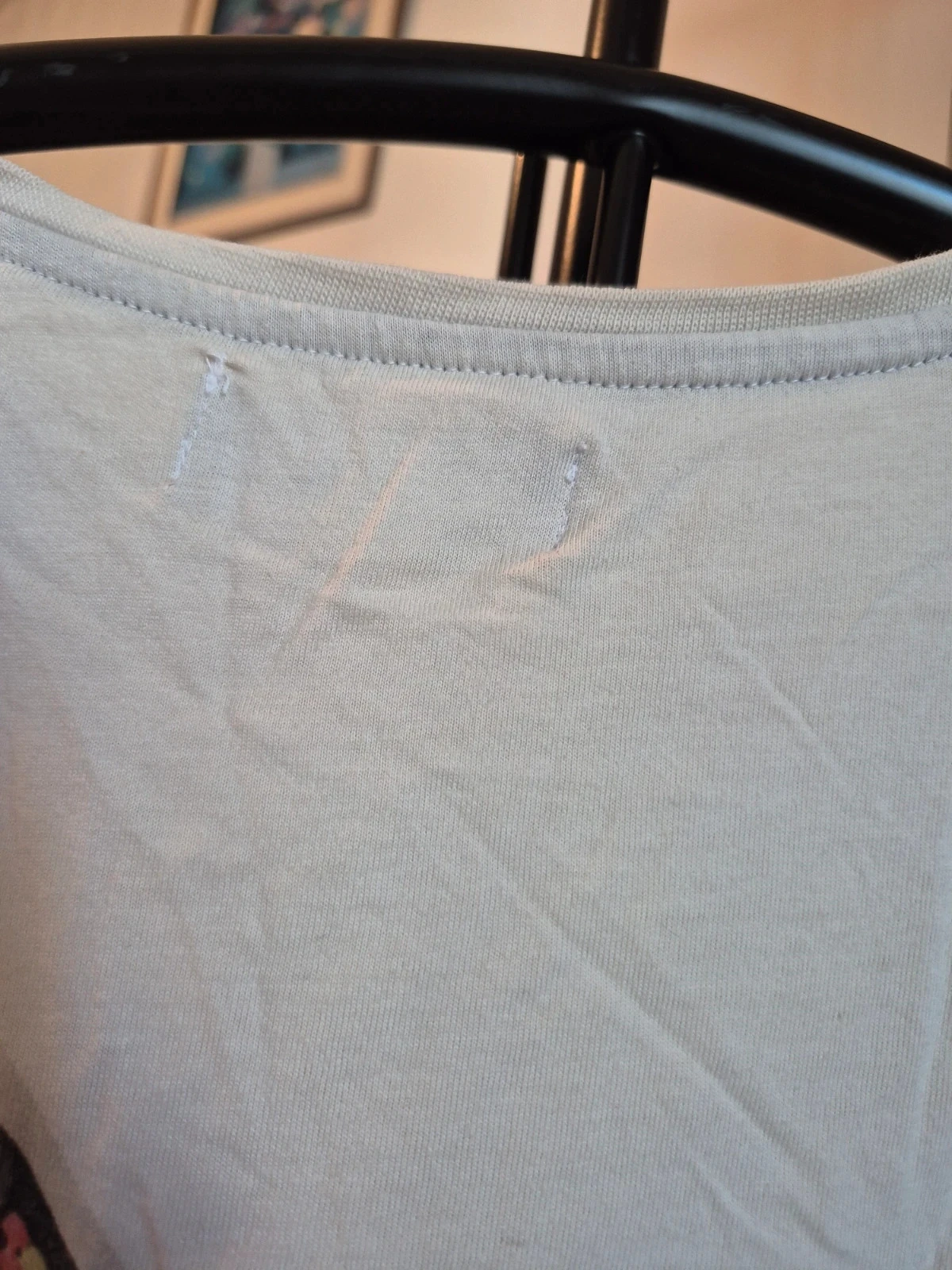 T-shirt original Desigual trompe-l'œil salopette e lantejoulas – photo 6